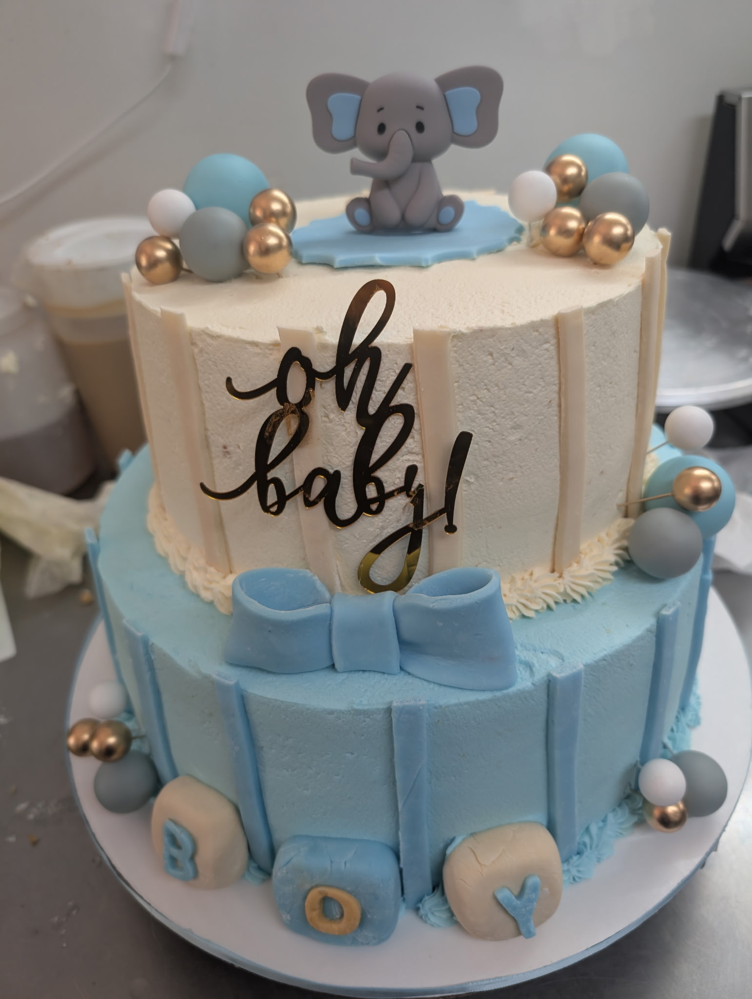 Pastel de baby shower para niño