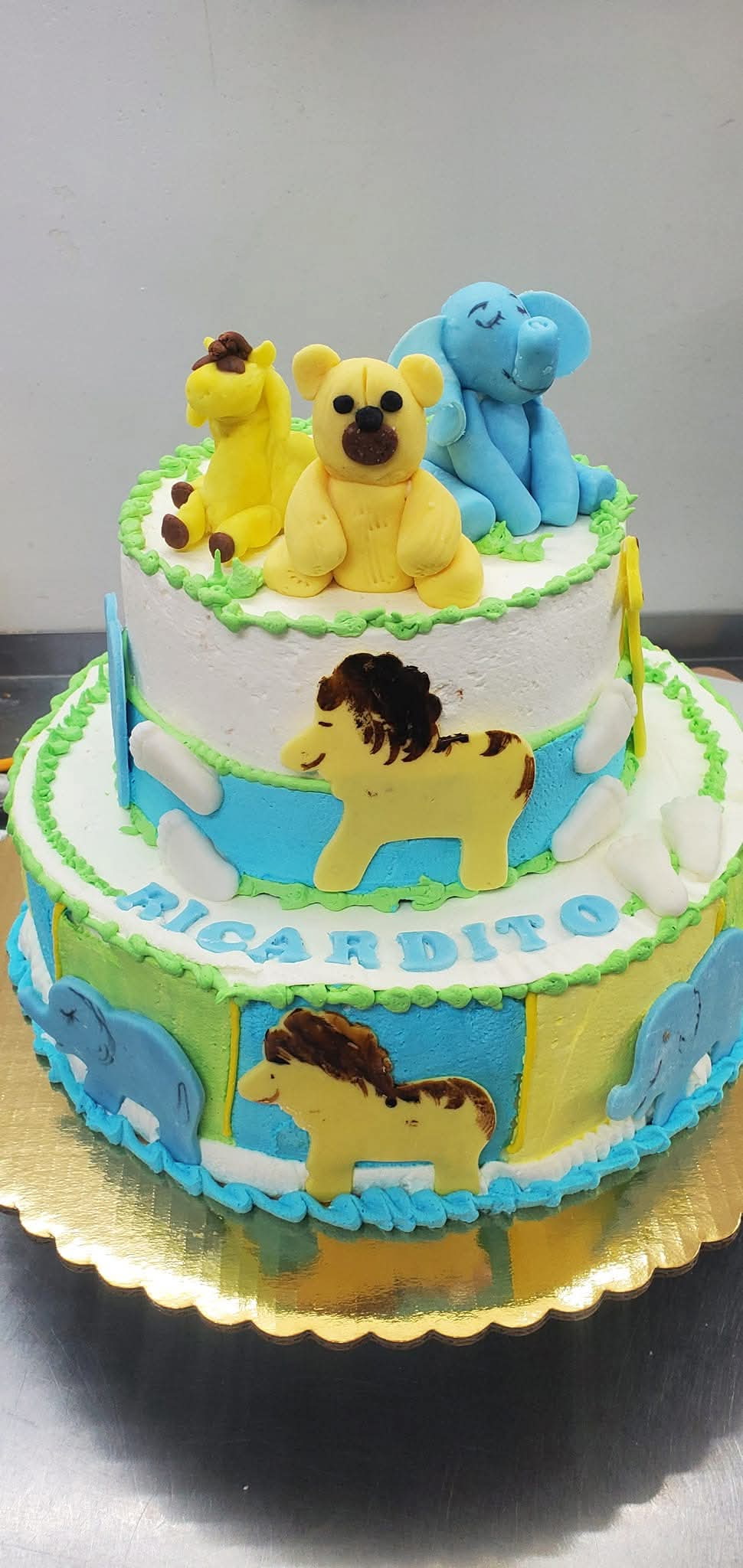 Pastel de baby shower o revelación de género 5