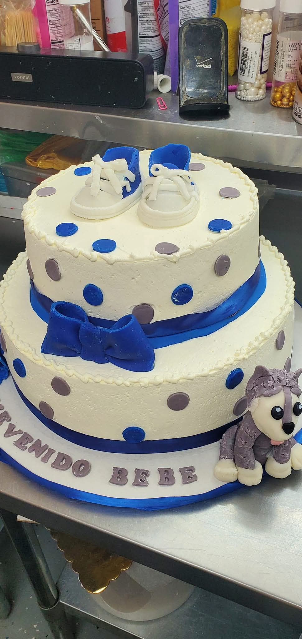 Pastel de baby shower o revelación de género 7