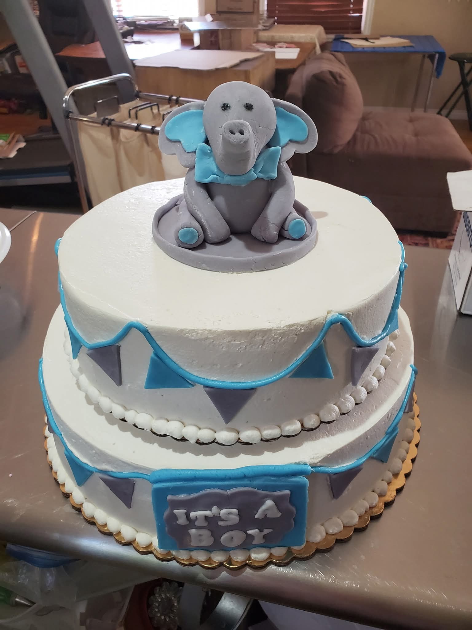 Pastel de baby shower o revelación de género 13