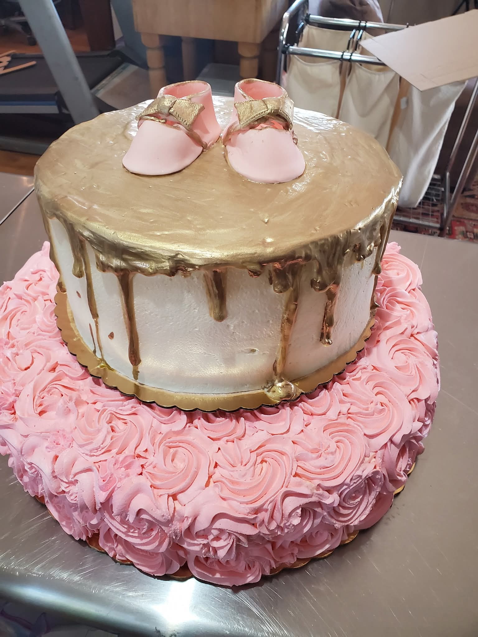Pastel de baby shower o revelación de género 14