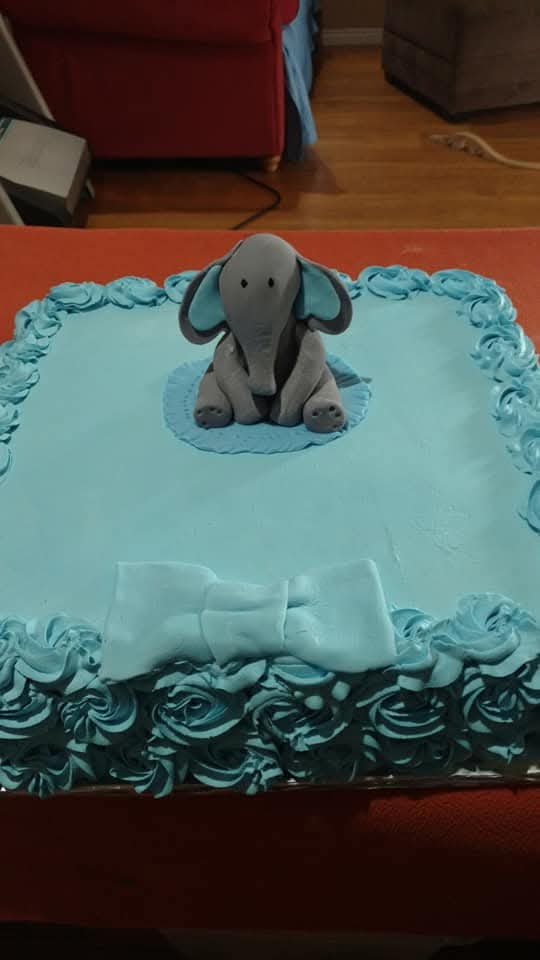 Pastel de baby shower o revelación de género 17