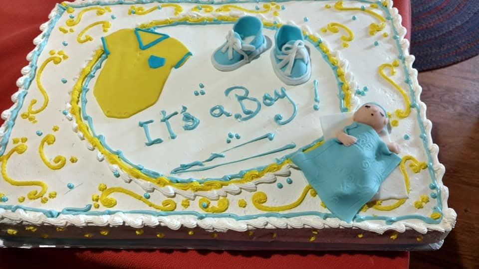 Pastel de baby shower o revelación de género 20