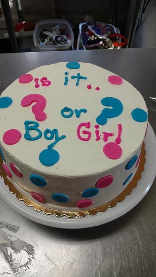 Pastel de baby shower o revelación de género 23