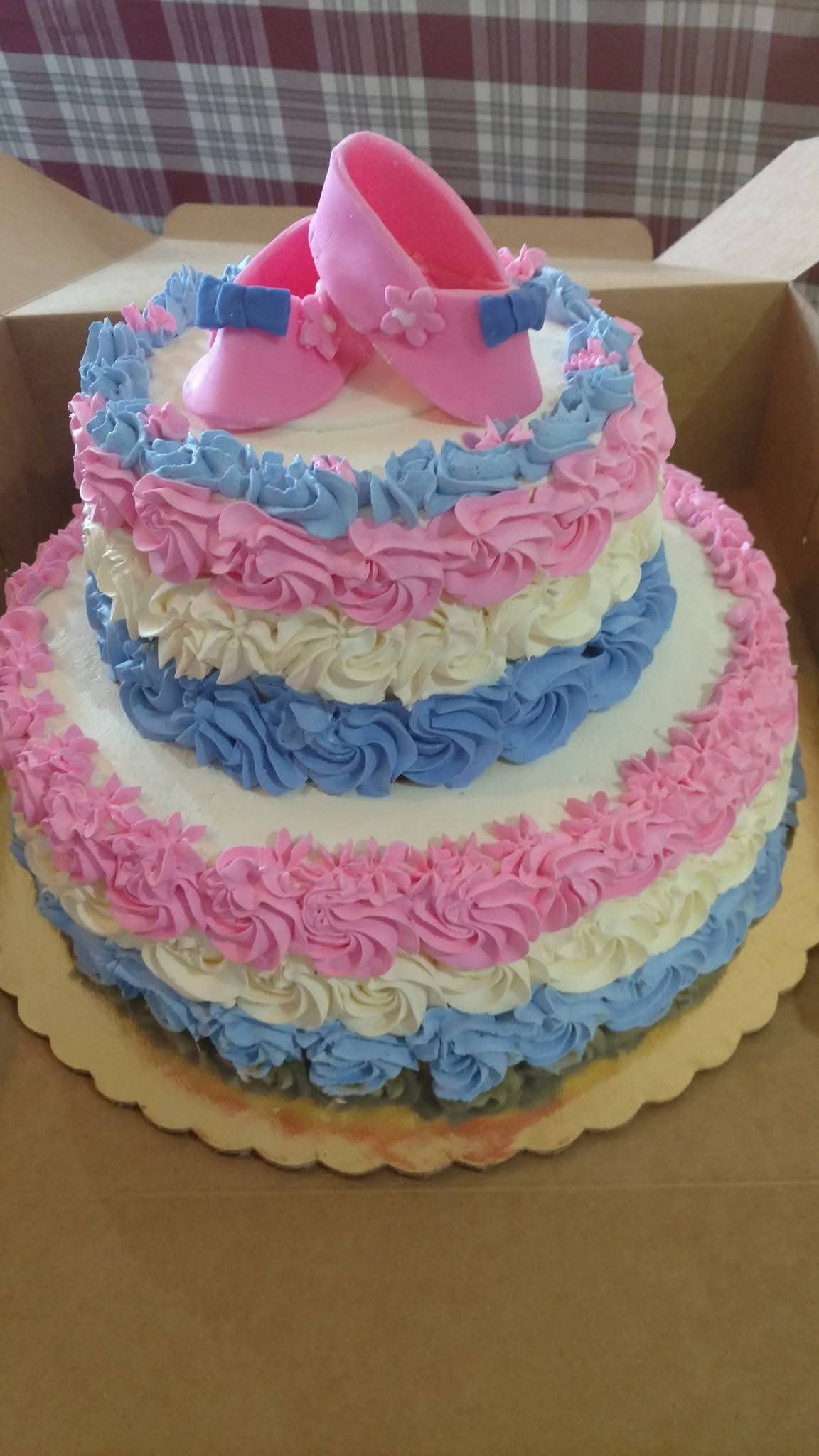 Pastel de baby shower o revelación de género 30