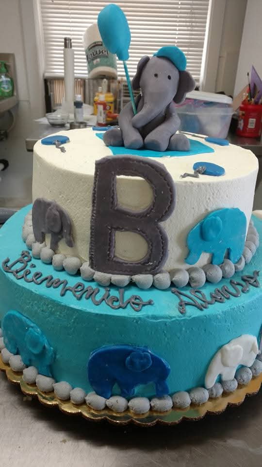 Pastel de baby shower o revelación de género 32