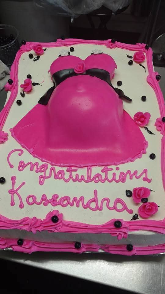 Pastel de baby shower o revelación de género 35