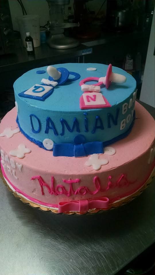 Pastel de baby shower o revelación de género 38