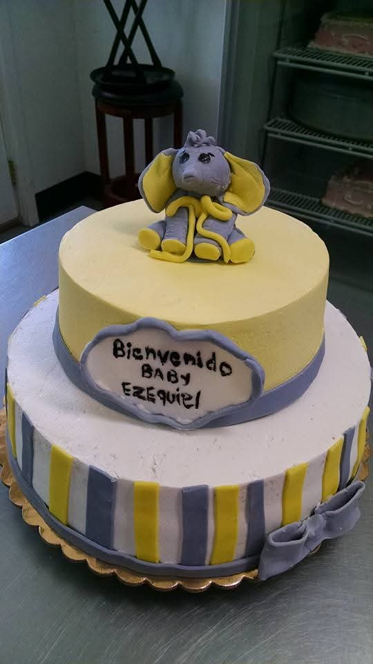 Pastel de baby shower o revelación de género 39