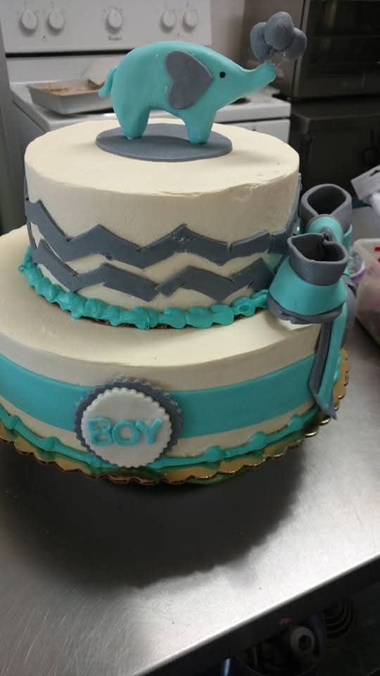 Pastel de baby shower o revelación de género 40