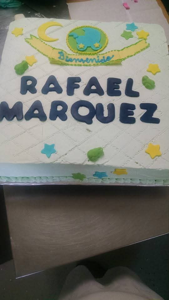 Pastel de baby shower o revelación de género 43