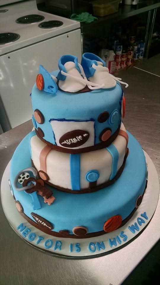 Pastel de baby shower o revelación de género 44