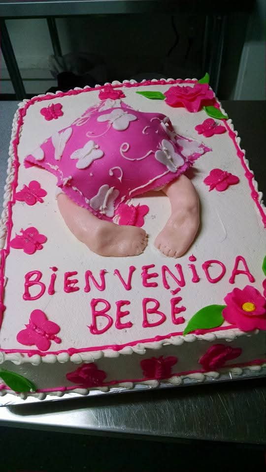 Pastel de baby shower o revelación de género 45