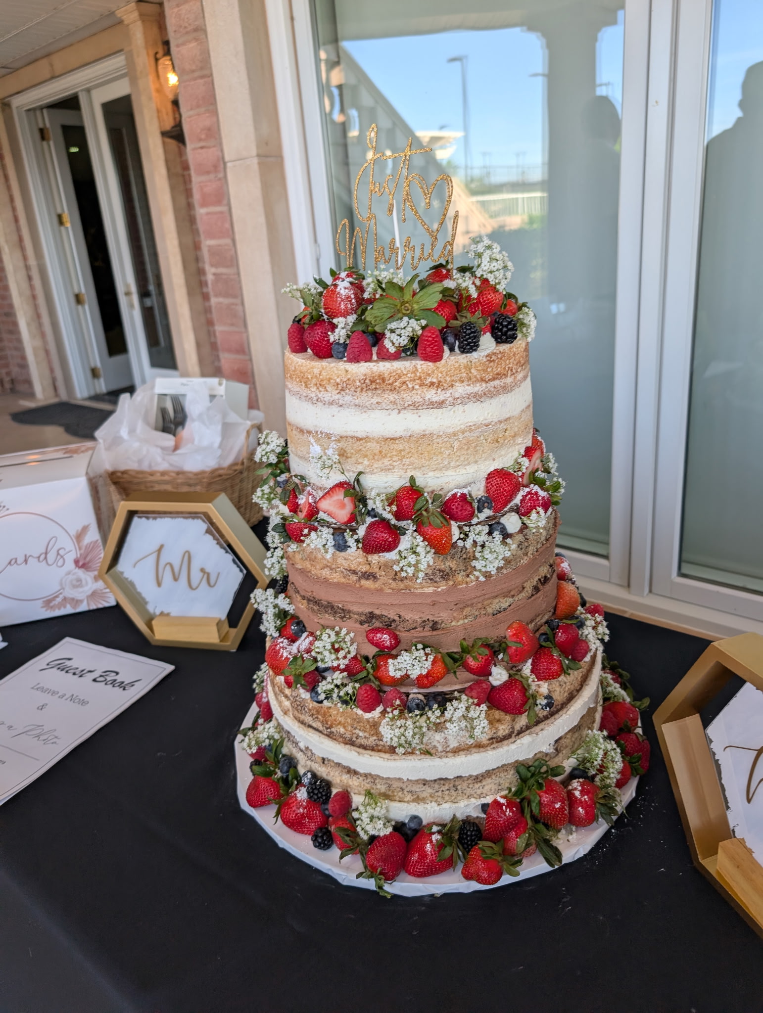 Pastel de boda de varios pisos