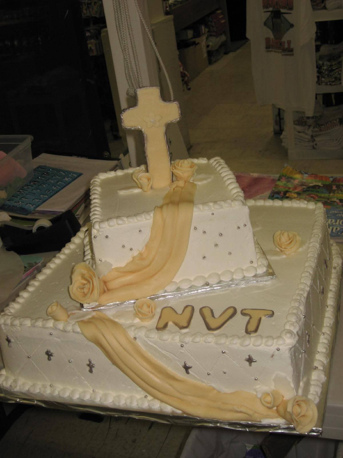 Pastel para ocasión religiosa 40
